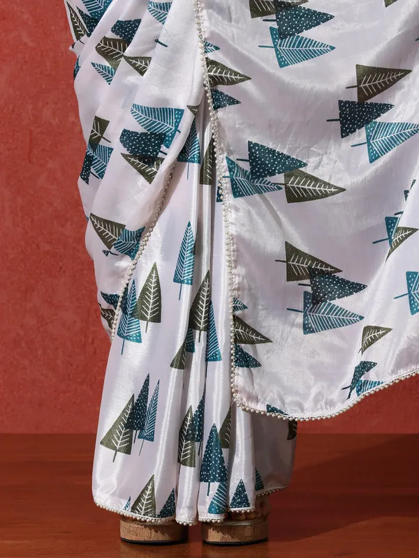 Pre-Draped_Ready_to_Wear_Chinnon_Fabric_Digital_Printed_Saree_With_Unstiched_Blouse