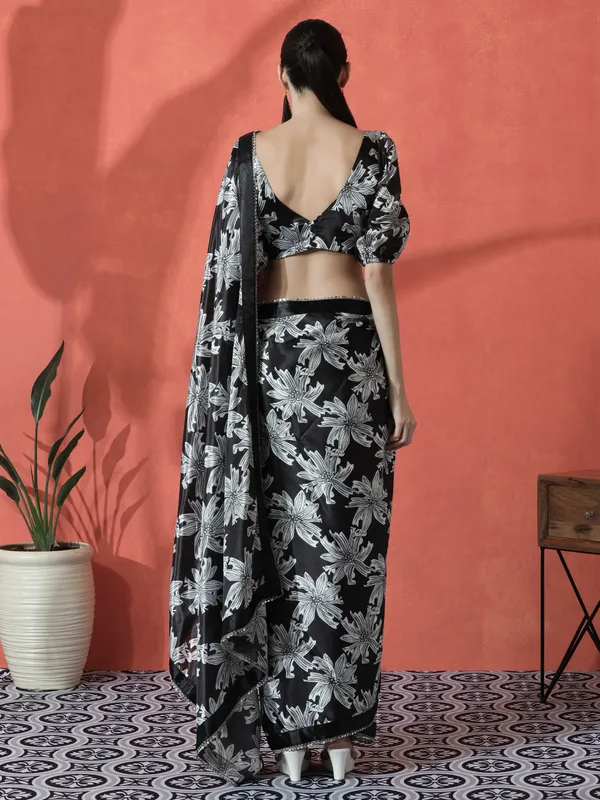 Pre-Draped_Ready_to_Wear_Chinnon_Fabric_Digital_Printed_Saree_With_Unstiched_Blouse