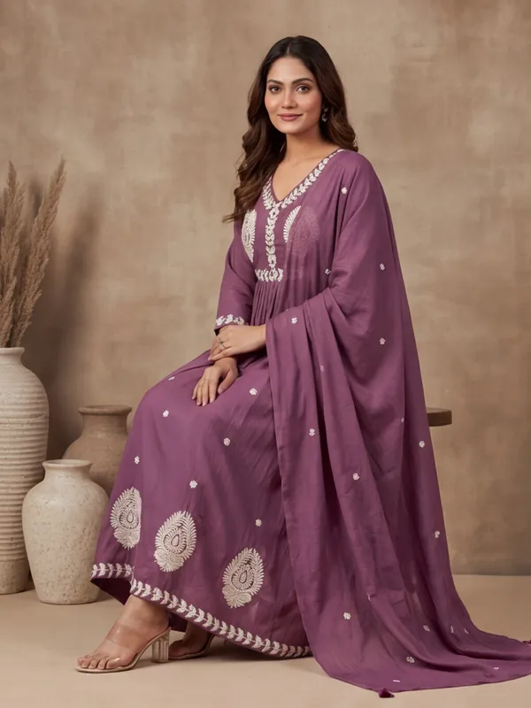 New_Embroidered_Work_Pure_Viscose_Chanderi_Kurta_Set