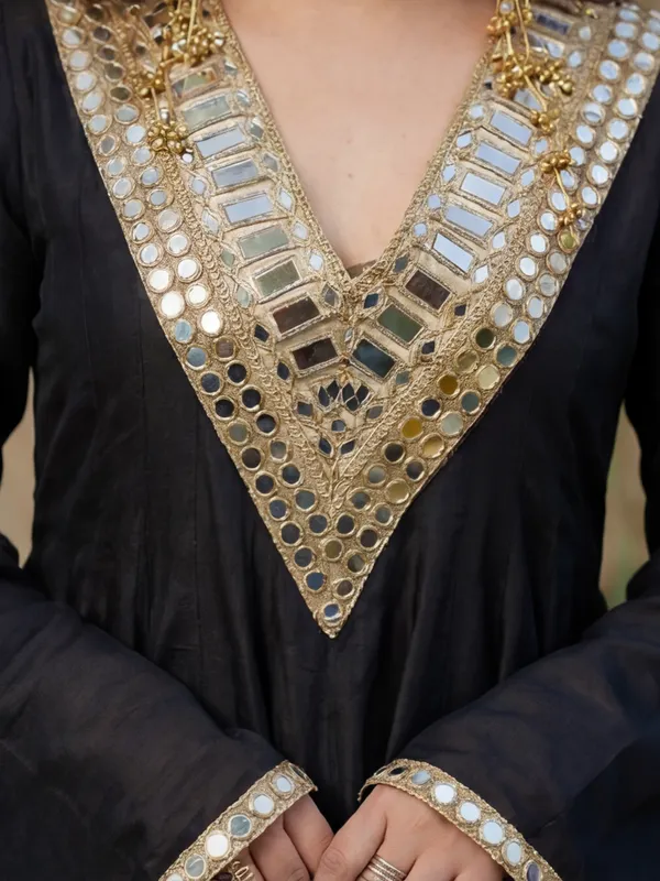Latest_Embroidery_With_Mirror_Work_Chinon_Kurta_set