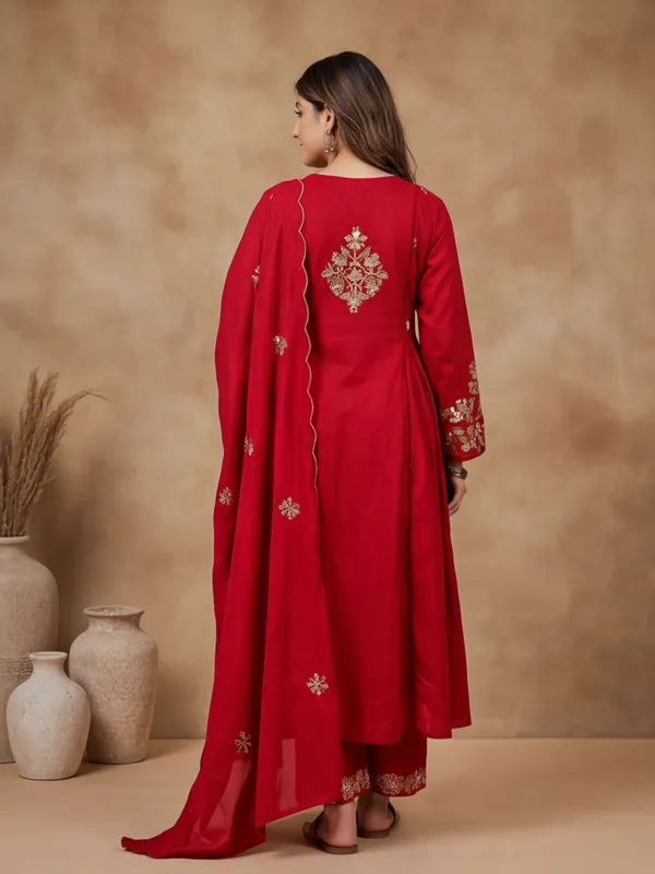 New_Embroidered_Work_Chanderi_Silk_Kurta_Set