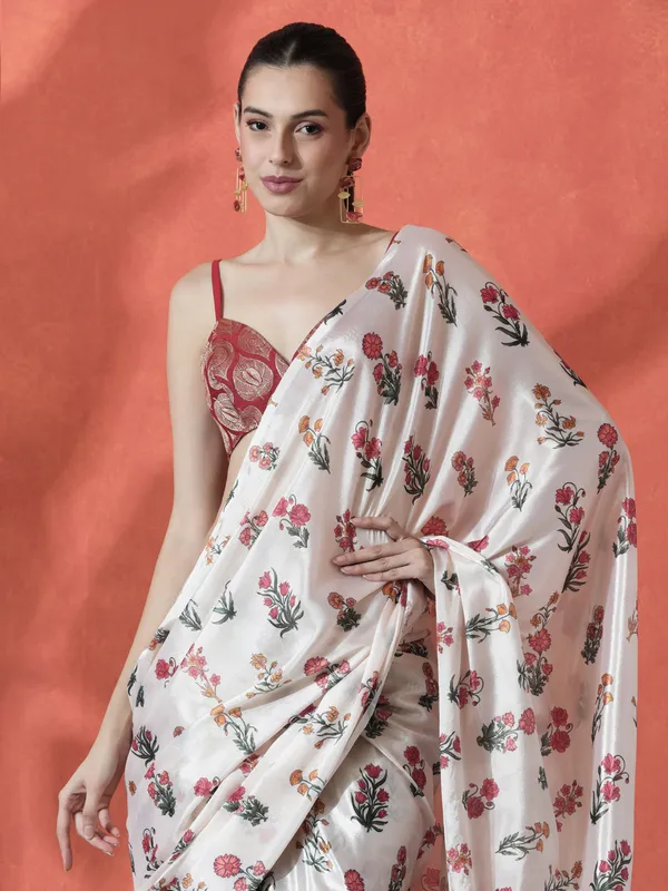 Pre-Draped_Ready_to_Wear_Chinnon_Fabric_Digital_Printed_Saree_With_Unstiched_Blouse