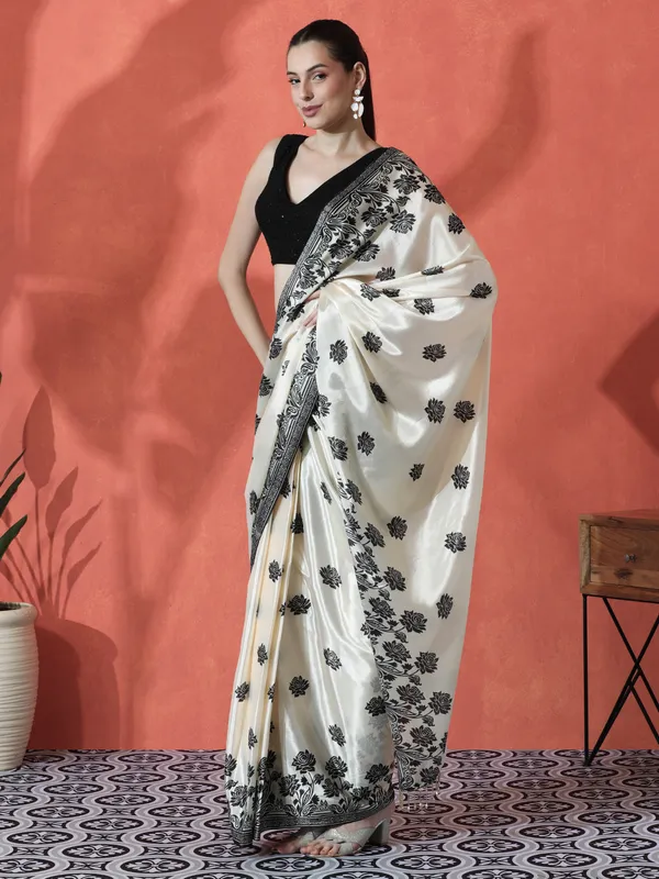 Pre-Draped_Ready_to_Wear_Chinnon_Fabric_Digital_Printed_Saree_With_Unstiched_Blouse