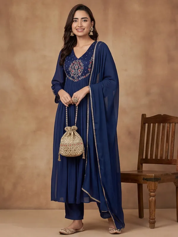 Women_Embroidered_Vichitra_Silk_kurta_set