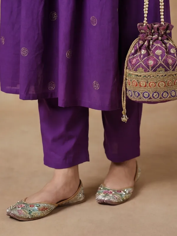 New_Embroidered_Work_&_Printed_Rayon_Kurta_Set