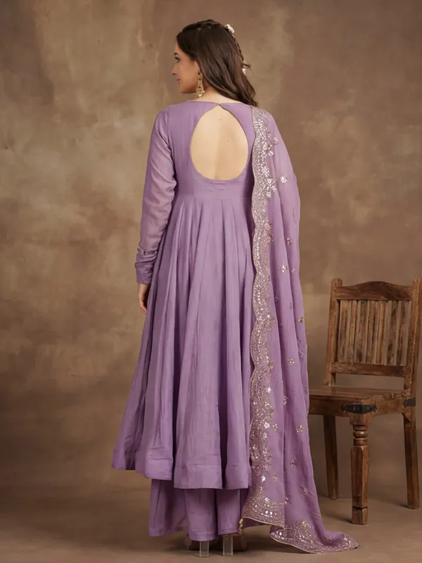 New_Embroidered_Work_Chinon_Kurta_Set