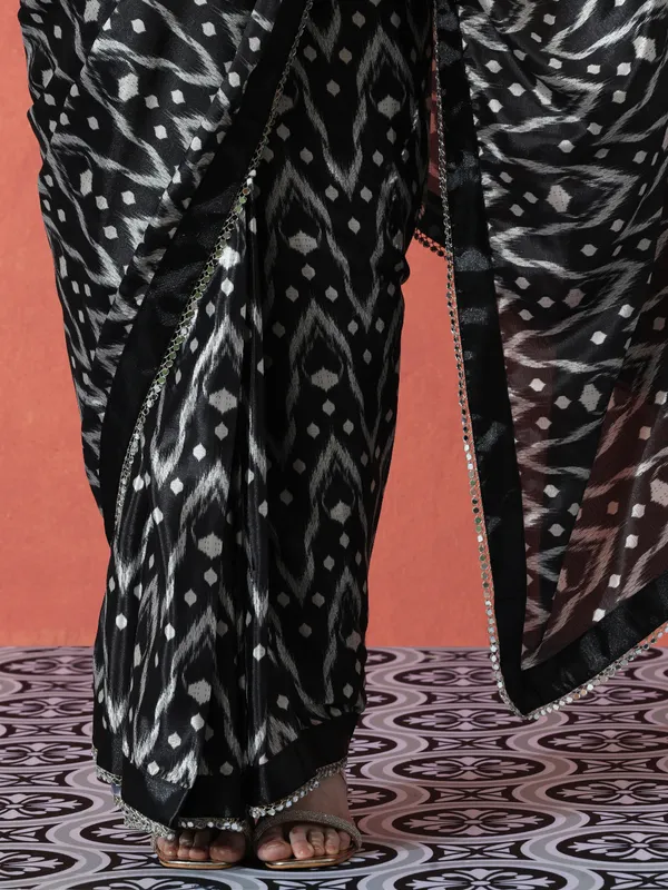 Pre-Draped_Ready_to_Wear_Chinnon_Fabric_Digital_Printed_Saree_With_Unstiched_Blouse