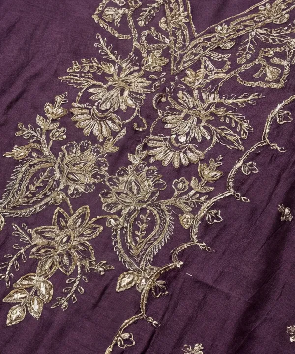 Women_Embroidered_Vichitra_Silk_kurta_set