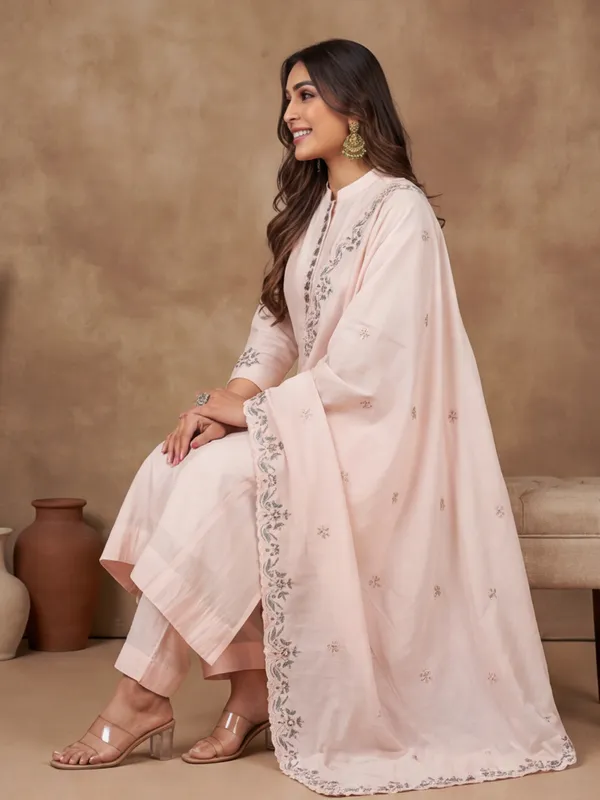 New_Embroidered_and_Flared_Muslin_Cotton_Kurta_Set