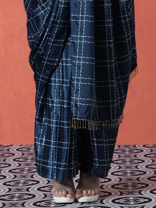 Pre-Draped_Ready_to_Wear_Chinnon_Fabric_Digital_Printed_Saree_With_Unstiched_Blouse