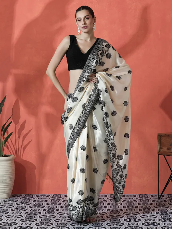 Pre-Draped_Ready_to_Wear_Chinnon_Fabric_Digital_Printed_Saree_With_Unstiched_Blouse