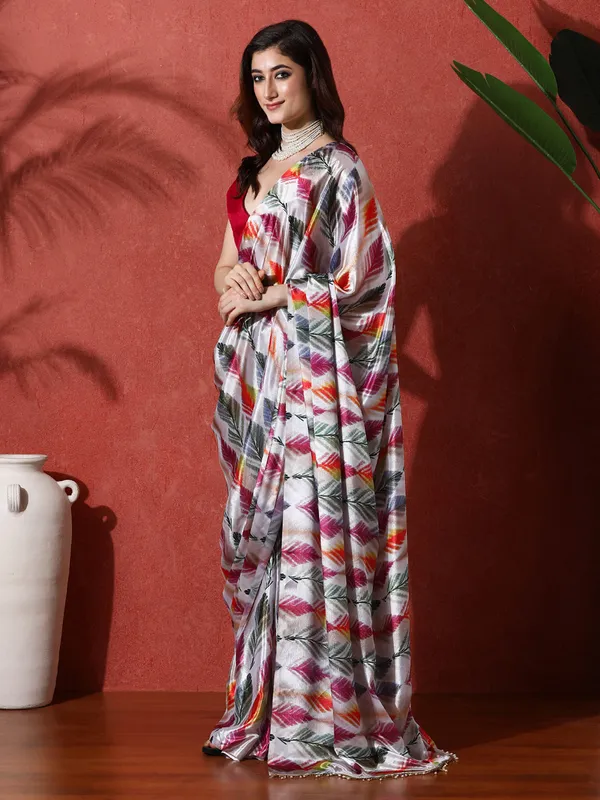 Pre-Draped_Ready_to_Wear_Chinnon_Fabric_Digital_Printed_Saree_With_Unstiched_Blouse