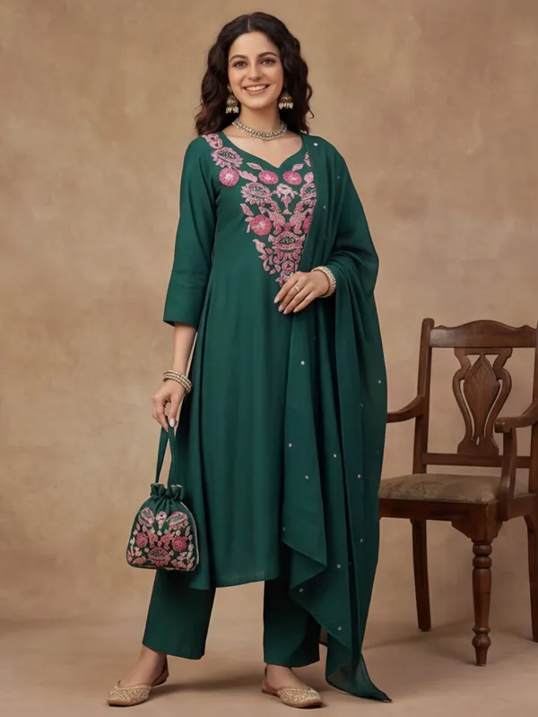 New_Embroidered_Work_Rayon_Kurta_Set