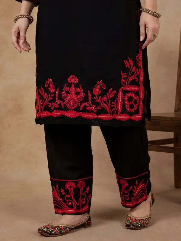 New_Embroidered_Work_Georgette_Kurta_Set