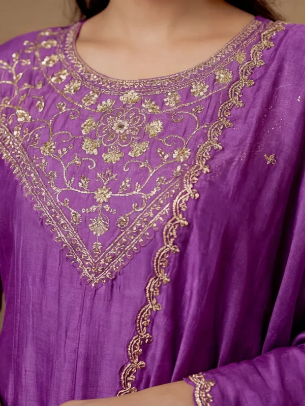 Women_Embroidered_Vichitra_Silk_Flared_kurta_set