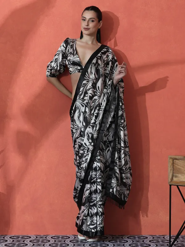 Pre-Draped_Ready_to_Wear_Chinnon_Fabric_Digital_Printed_Saree_With_Unstiched_Blouse
