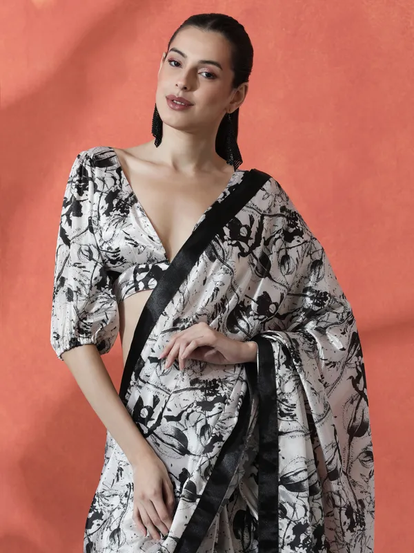 Pre-Draped_Ready_to_Wear_Chinnon_Fabric_Digital_Printed_Saree_With_Unstiched_Blouse
