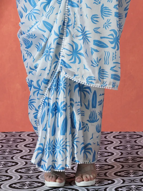 Pre-Draped_Ready_to_Wear_Chinnon_Fabric_Digital_Printed_Saree_With_Unstiched_Blouse