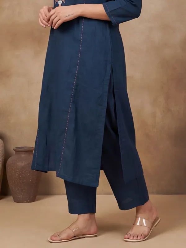 Women_Embroidered_With_Moti_Hand_Work_Rayon_Kurta_Set
