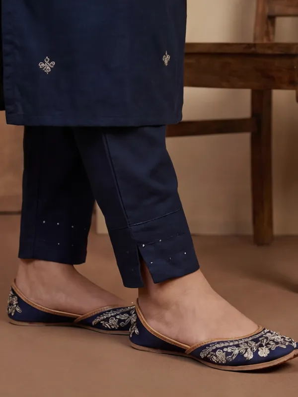 Women_Embroidery_Coding_Work_With_Show_Button_Rayon_Kurta_Set
