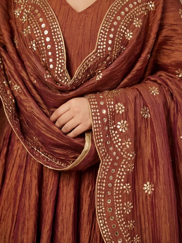 New_Embroidered_Work_Chinon_Kurta_Set