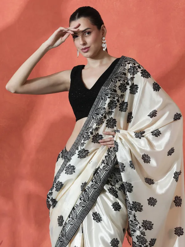 Pre-Draped_Ready_to_Wear_Chinnon_Fabric_Digital_Printed_Saree_With_Unstiched_Blouse
