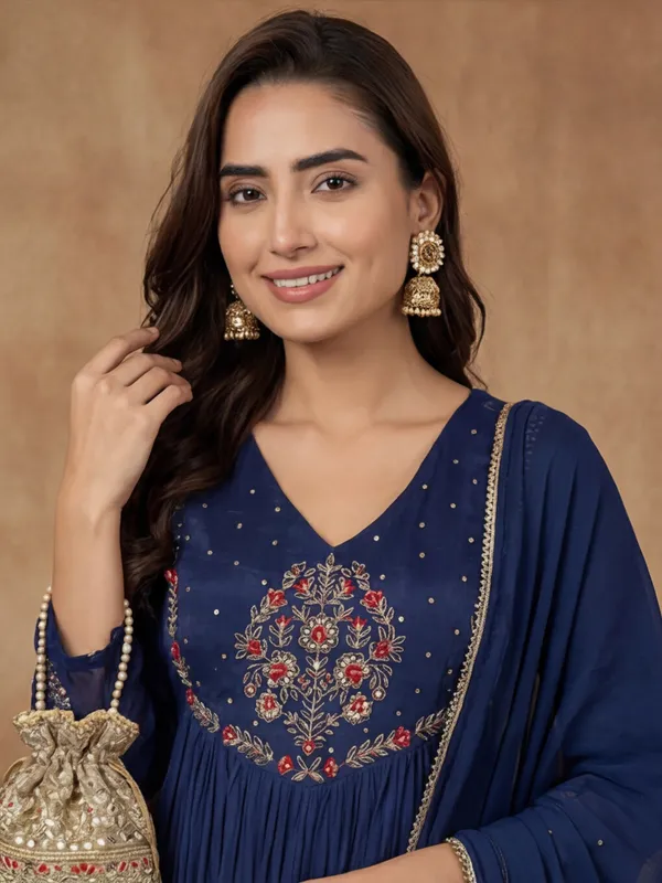 Women_Embroidered_Vichitra_Silk_kurta_set