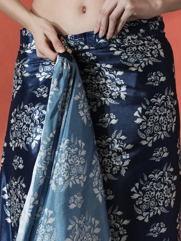 Pre-Draped_Ready_to_Wear_Chinnon_Fabric_Digital_Printed_Saree_With_Unstiched_Blouse