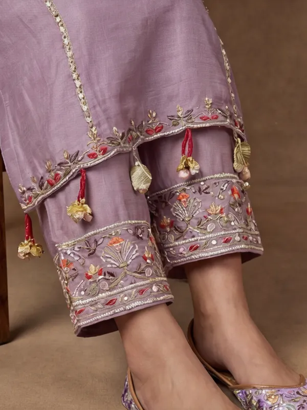 New_Embroidered_Work_Pure_Viscose_Chanderi_Kurta_Set