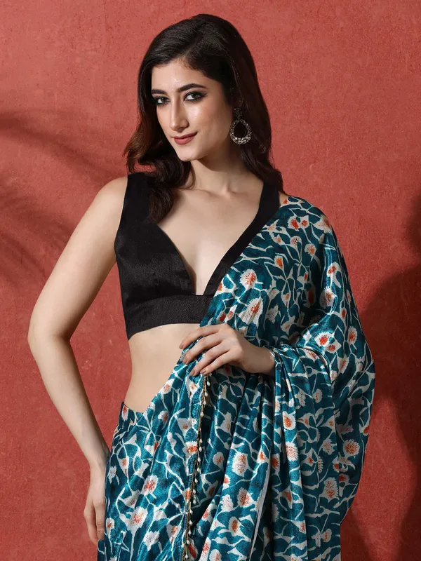 Pre-Draped_Ready_to_Wear_Chinnon_Fabric_Digital_Printed_Saree_With_Unstiched_Blouse