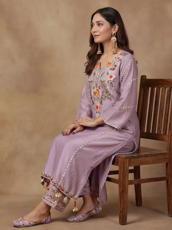 New_Embroidered_Work_Pure_Viscose_Chanderi_Kurta_Set