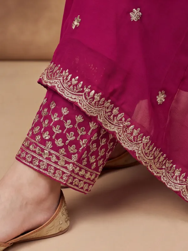 New_Embroidered_Work_&_Printed_Georgette_Kurta_Set