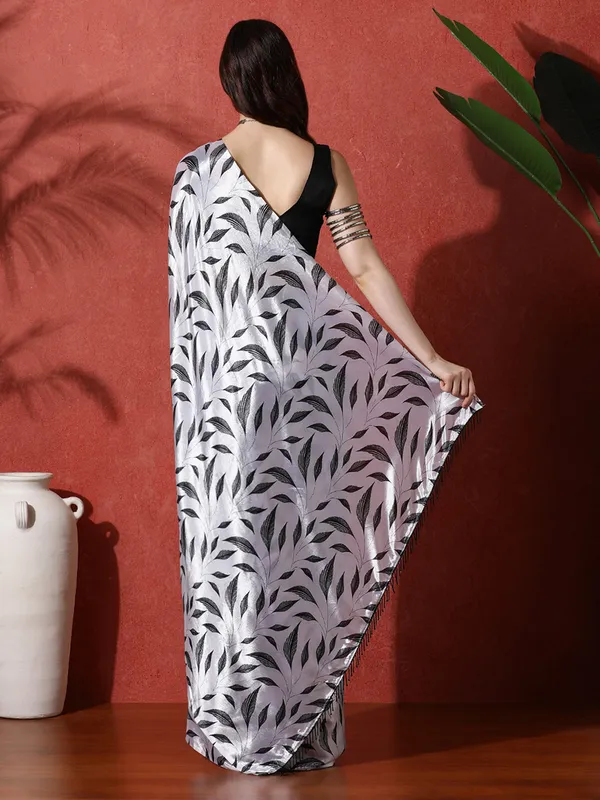 Pre-Draped_Ready_to_Wear_Chinnon_Fabric_Digital_Printed_Saree_With_Unstiched_Blouse