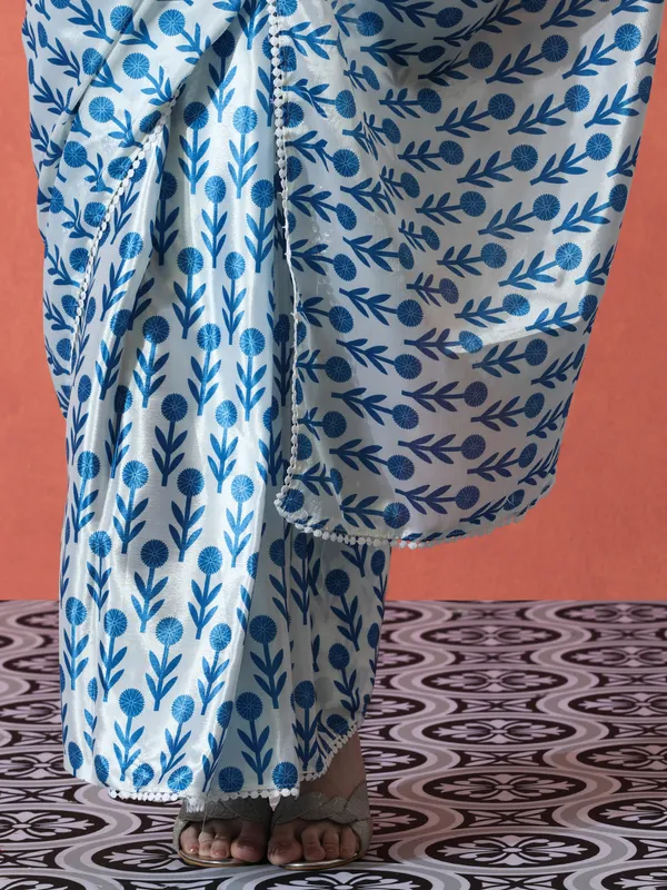 Pre-Draped_Ready_to_Wear_Chinnon_Fabric_Digital_Printed_Saree_With_Unstiched_Blouse