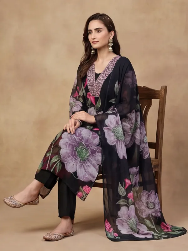 New_Embroidered_Work_&_Printed_Georgette_Kurta_Set