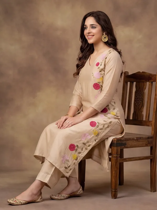 New_Embroidered_Work_Chanderi_Kurta_Set