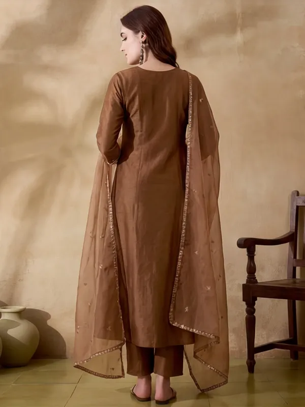 New_Embroidered_Work_Chinon_Kurta_Set