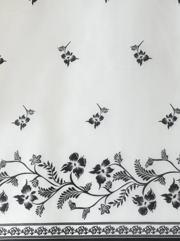Pre-Draped_Ready_to_Wear_Chinnon_Fabric_Digital_Printed_Saree_With_Unstiched_Blouse