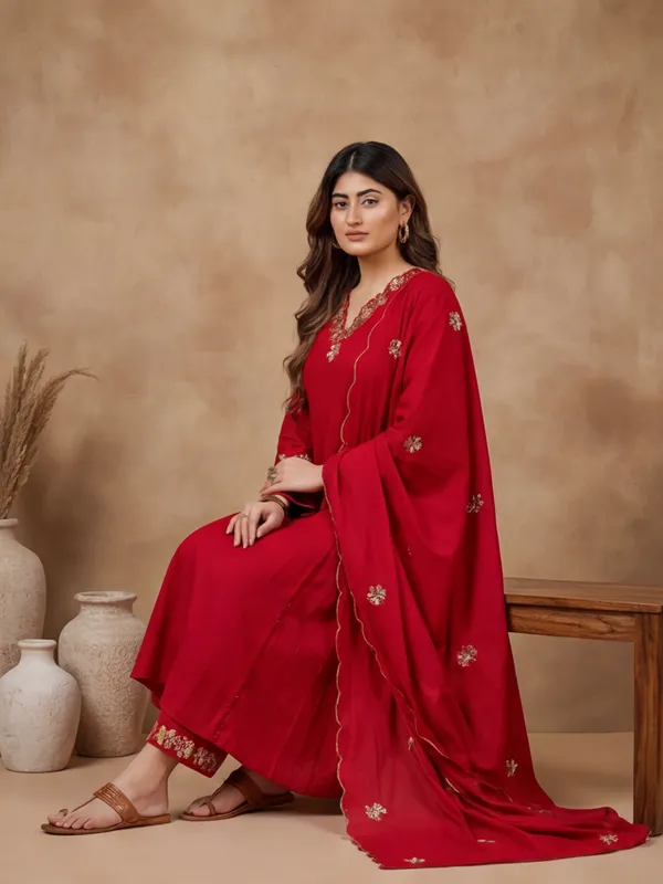 New_Embroidered_Work_Chanderi_Silk_Kurta_Set
