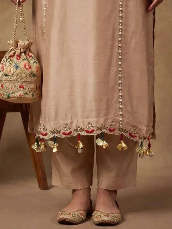 New_Embroidered_Work_Pure_Viscose_Chanderi_Kurta_Set