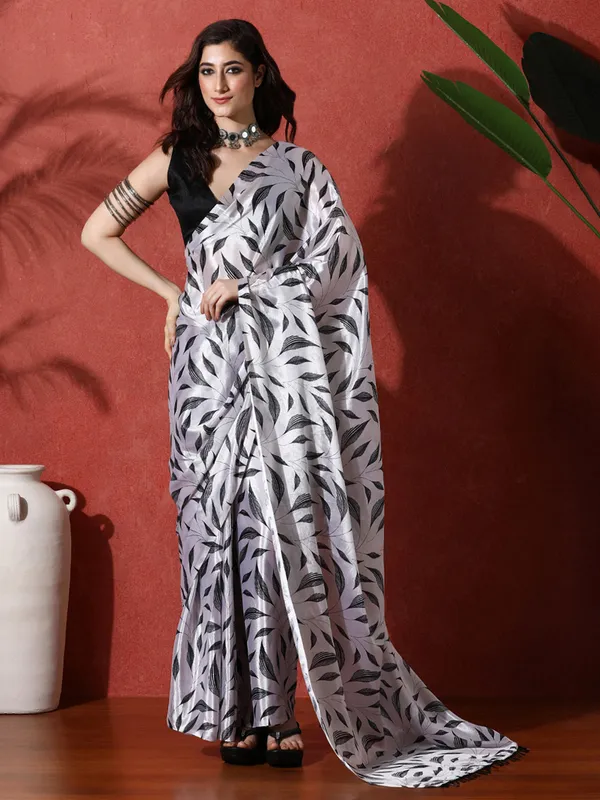 Pre-Draped_Ready_to_Wear_Chinnon_Fabric_Digital_Printed_Saree_With_Unstiched_Blouse