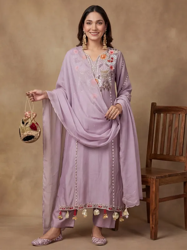 New_Embroidered_Work_Pure_Viscose_Chanderi_Kurta_Set