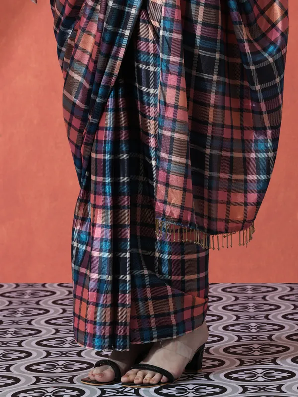 Pre-Draped_Ready_to_Wear_Chinnon_Fabric_Digital_Printed_Saree_With_Unstiched_Blouse