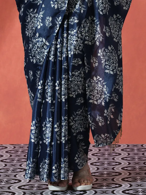 Pre-Draped_Ready_to_Wear_Chinnon_Fabric_Digital_Printed_Saree_With_Unstiched_Blouse