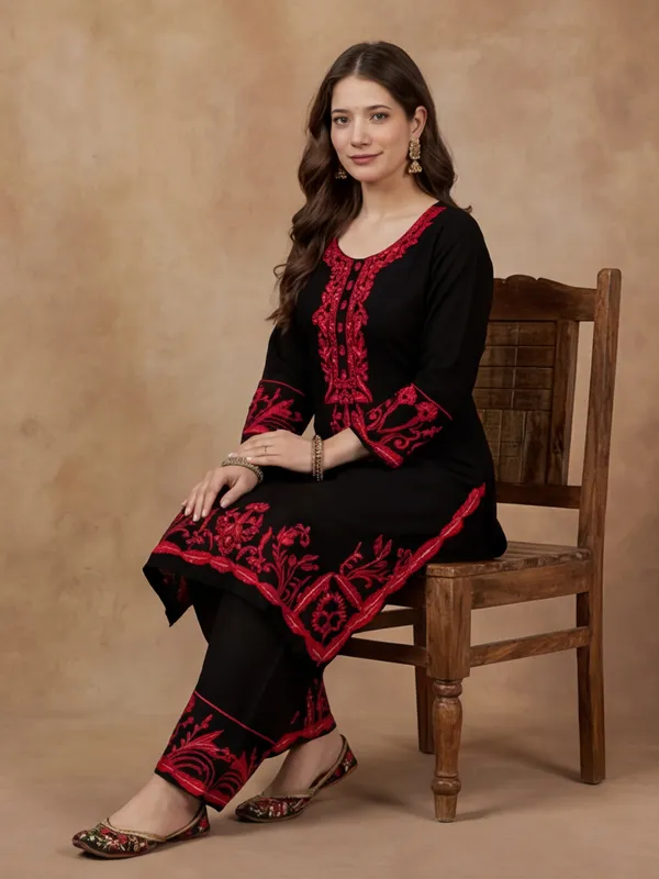 New_Embroidered_Work_Georgette_Kurta_Set