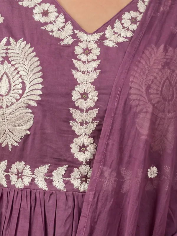 New_Embroidered_Work_Pure_Viscose_Chanderi_Kurta_Set