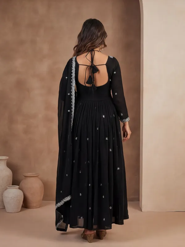 Women_Embroidery_Coding_Work_With_Show_Button_Rayon_Kurta_Set