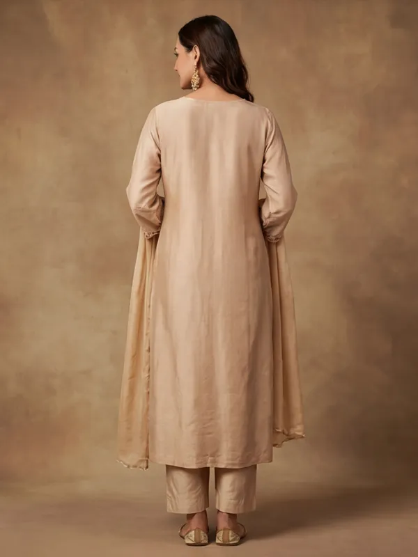 New_Embroidered_Work_Pure_Viscose_Chanderi_Kurta_Set