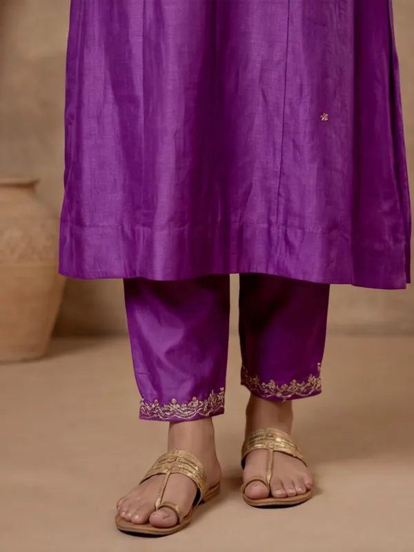 Women_Embroidered_Vichitra_Silk_Flared_kurta_set