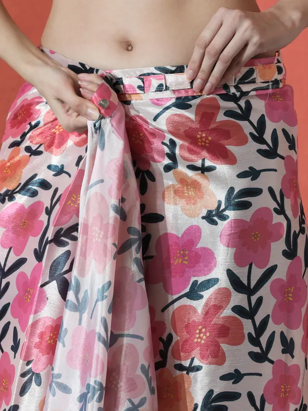 Pre-Draped_Ready_to_Wear_Chinnon_Fabric_Digital_Printed_Saree_With_Unstiched_Blouse